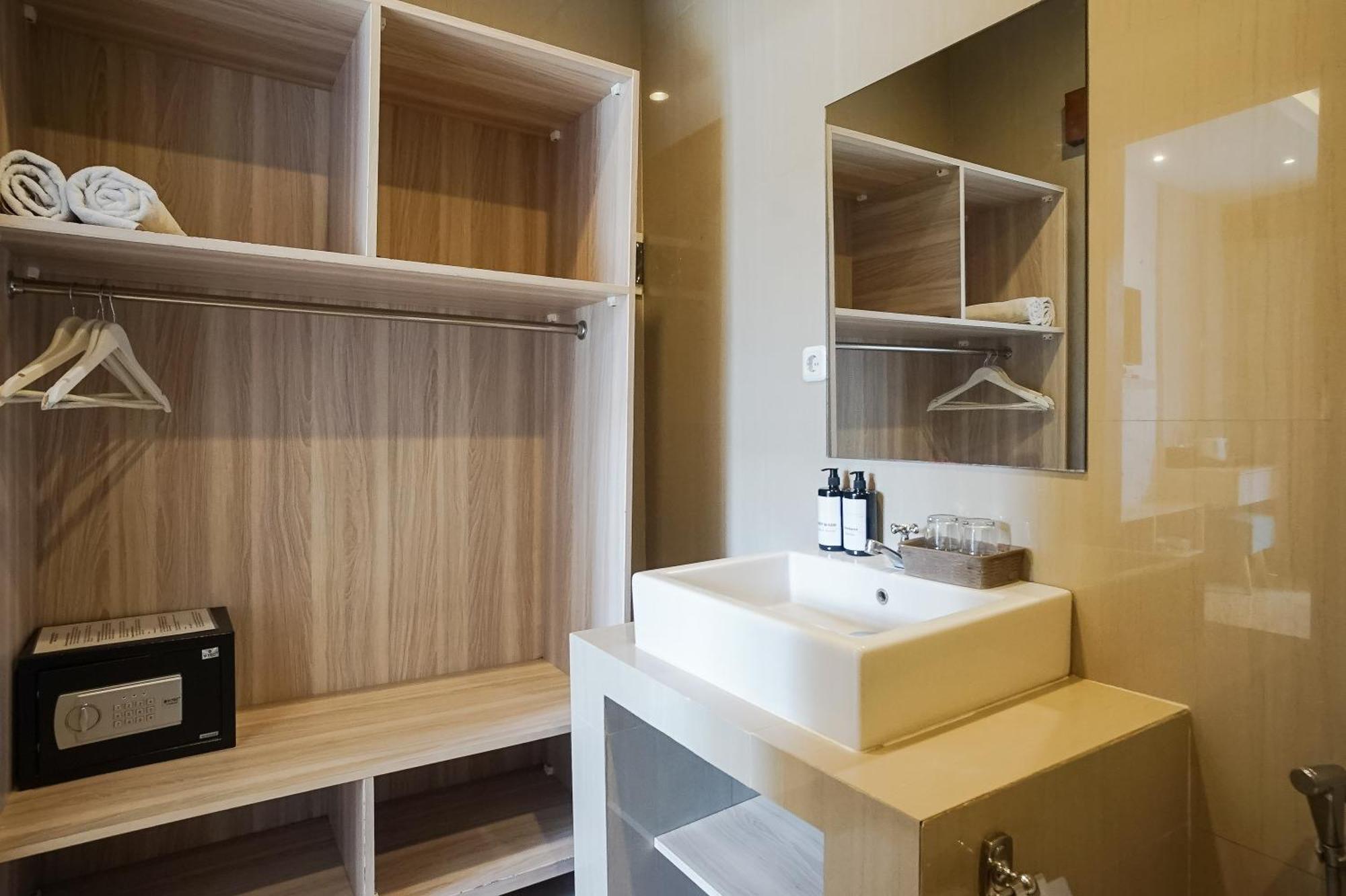 Mahesa Suites Seminyak Luaran gambar